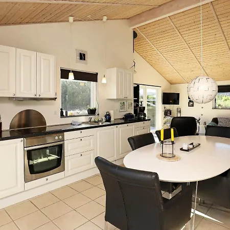 10 Person In Fr Strup Hotel 3*