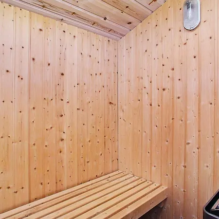 10 Person In Fr Strup Hotel 3*